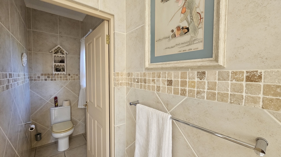 3 Bedroom Property for Sale in Stilbaai Wes Western Cape